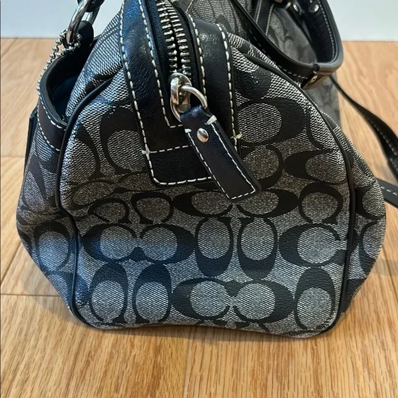 Coach Black and White Signature Handbag - Picture 5 of 9